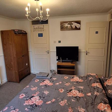 Spacious And Serene Stay Near Milton Keynes Centre Willen Chambre photo