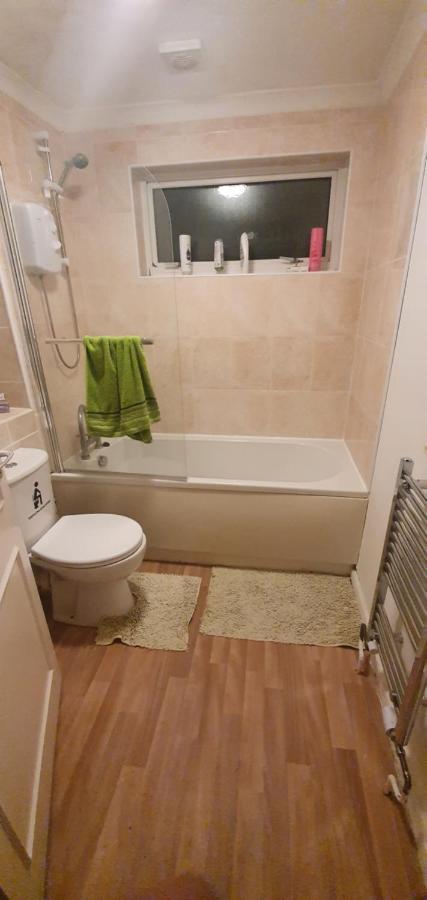 Spacious And Serene Stay Near Milton Keynes Centre Willen Extérieur photo