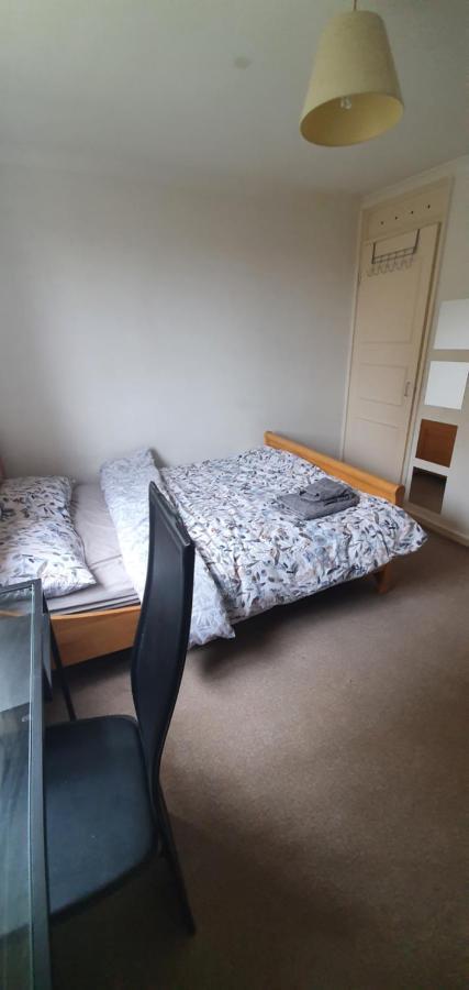 Spacious And Serene Stay Near Milton Keynes Centre Willen Extérieur photo
