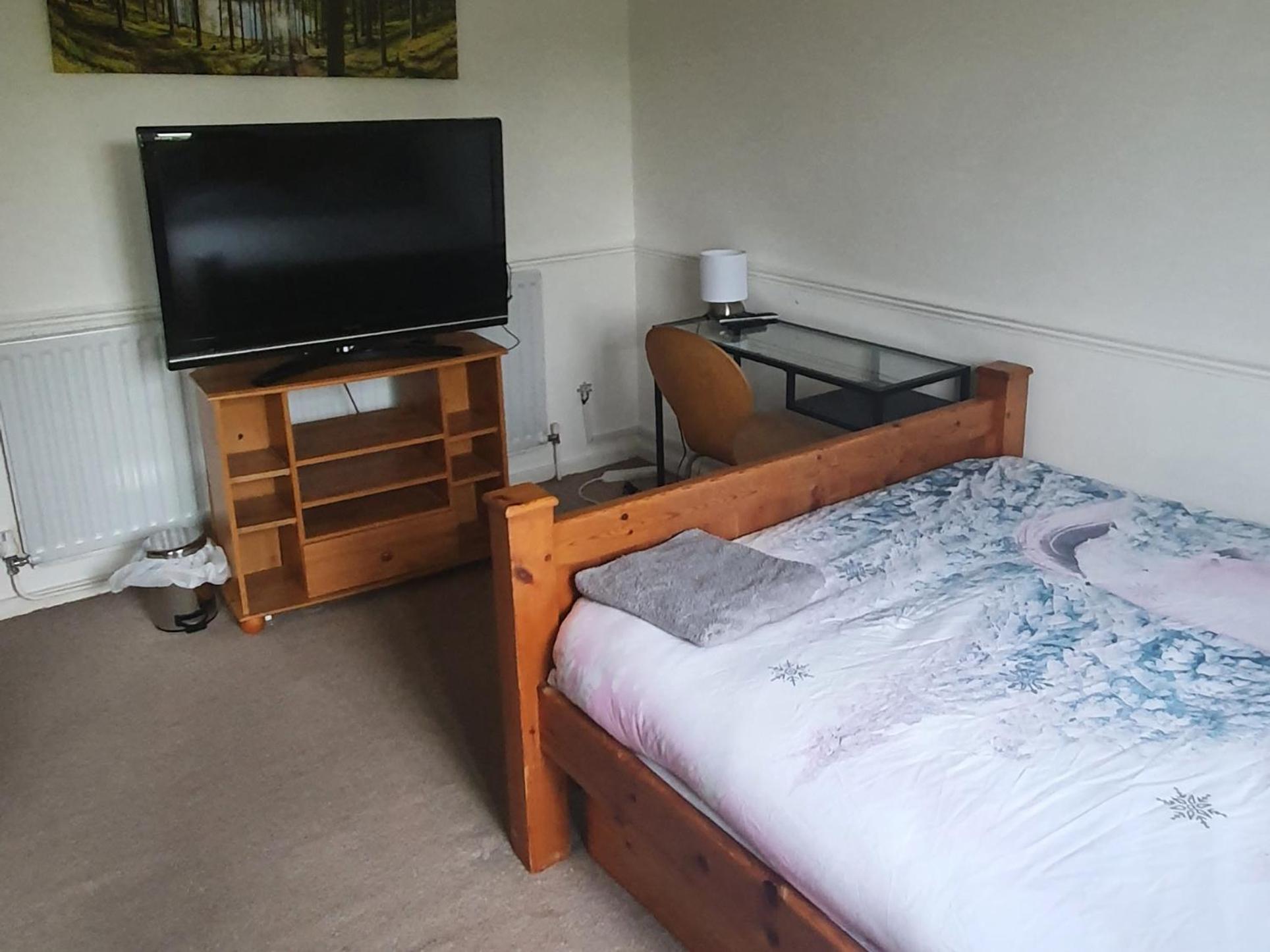 Spacious And Serene Stay Near Milton Keynes Centre Willen Chambre photo